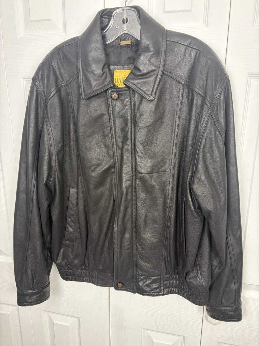 Vintage Mens Leather Bomber Jacket  From Danier Leather Size M